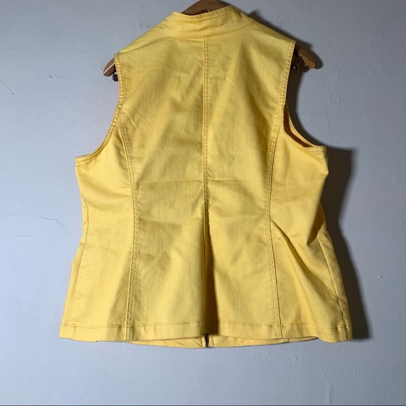 Liz Claiborne butter yellow utility jacket - Picture 7 of 7